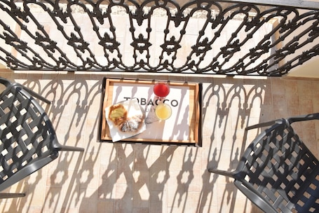 Superior Double or Twin Room | Balcony. Tobacco Suite