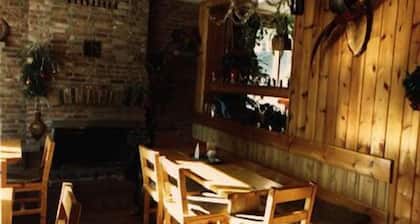 H & H Restaurant and Resort Cottages