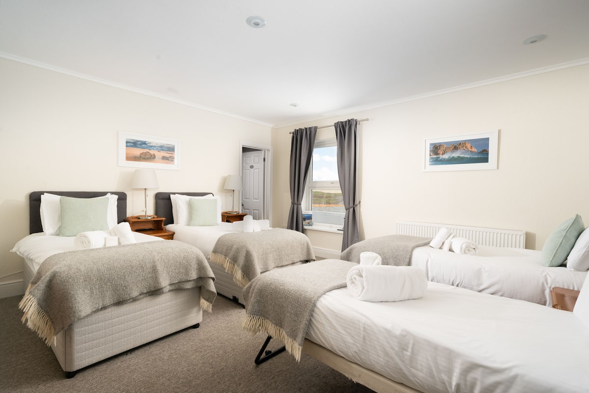 Family Room | 1 bedroom, desk, iron/ironing board, free WiFi