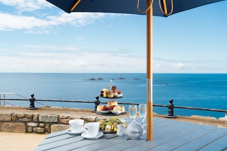 Breakfast, lunch and dinner served . The Land's End Hotel
