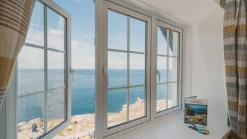 1 bedroom, desk, iron/ironing board (on request), free WiFi