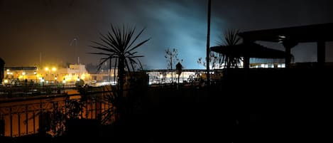 شرفة/رواق