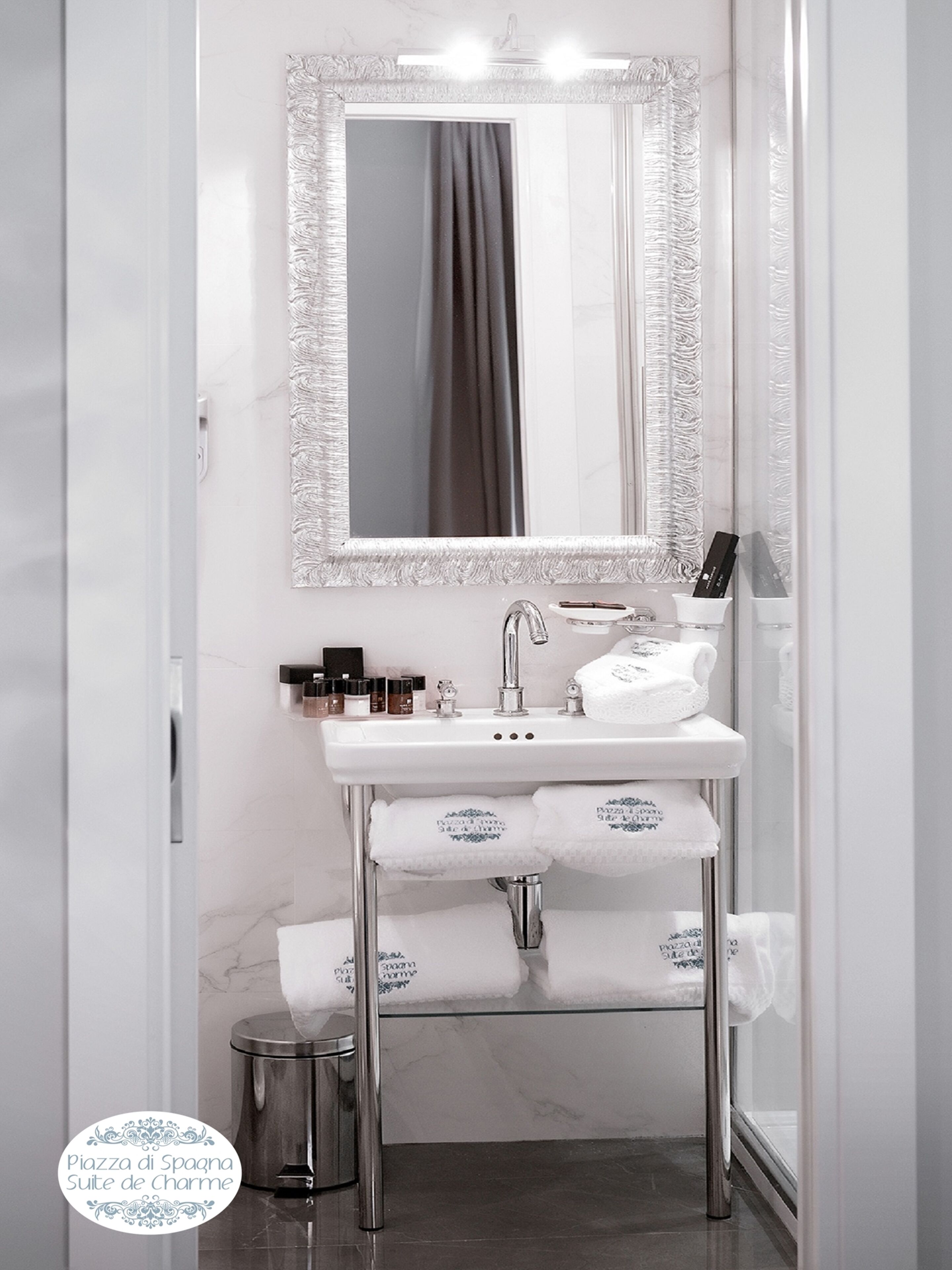 double room (superior frattina)  | bathroom | shower, hydromassage showerhead, free toiletries, hair dryer