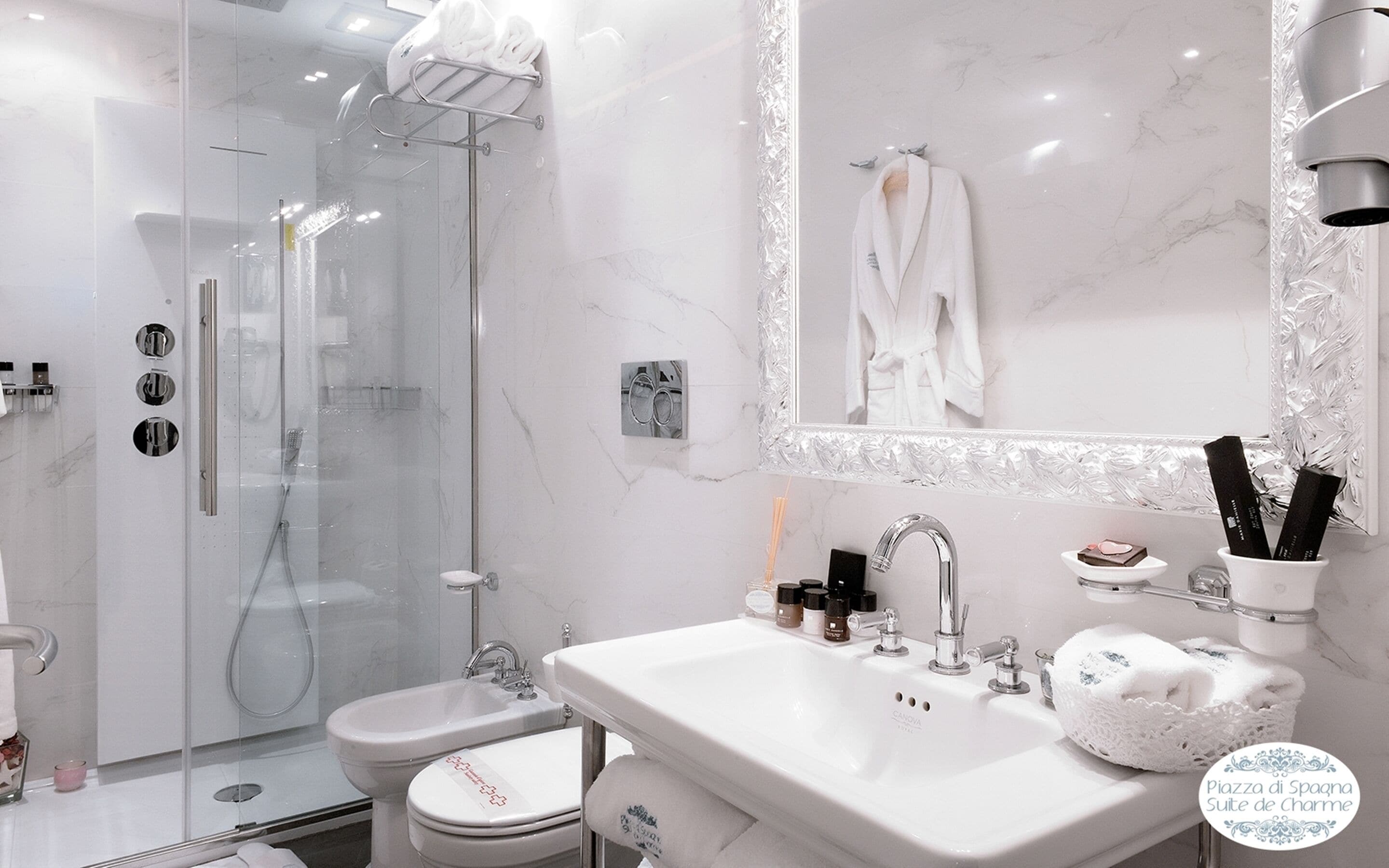 suite (suite charme spagna)  | bathroom shower