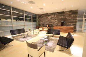 Exterior - Holiday Inn Leon Plaza Mayor by IHG (León)