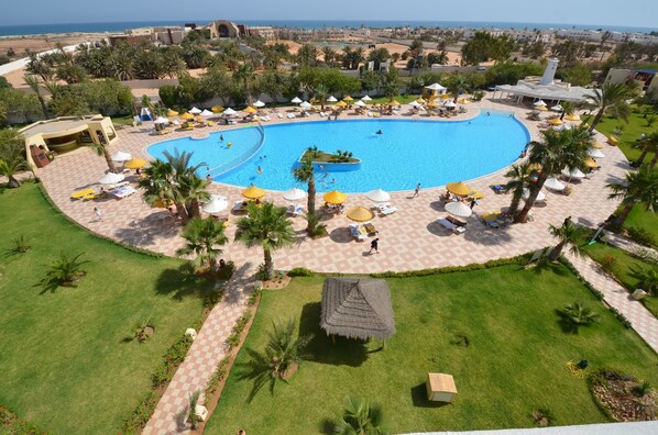 Indoor pool, outdoor pool