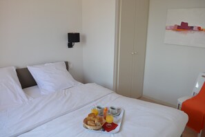 Iron/ironing board, cribs/infant beds, free WiFi, bed sheets - L'Oustal del Carlat (Carla-Bayle)