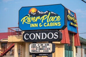 Vista frontal de la propiedad