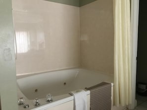 Kombinert dusj/badekar og dusjhode med hydromassaje