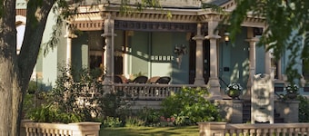 The Kalamazoo House Downtown Hotel & Suites