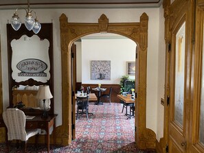 Building design - The Kalamazoo House Downtown Hotel & Suites (Kalamazoo)