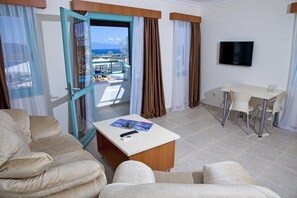 Family Room | Living area | LED TV - Sunhill Hotel (Bodrum)