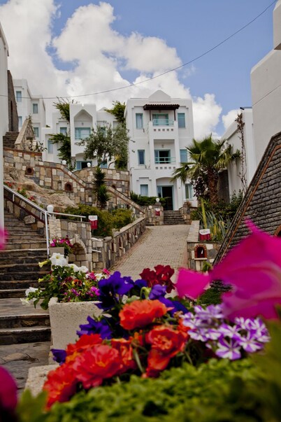 Sunhill Hotel