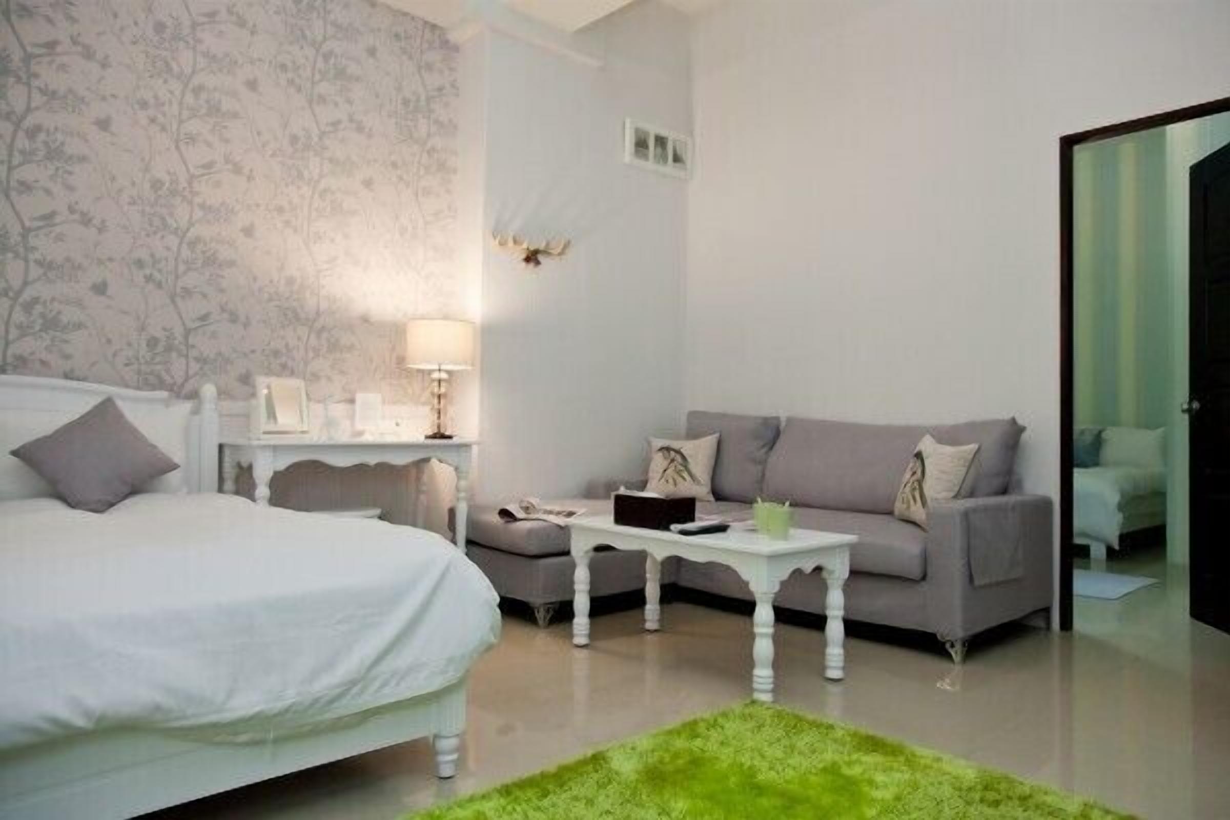 Quadrupla Standard | Area soggiorno | TV