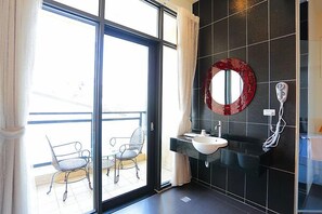 Balcony - Jaylins Spahome Bed and Breakfast (Yuchi)