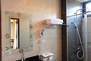 Free toiletries, hair dryer, slippers - Jaylins Spahome Bed and Breakfast (Yuchi)