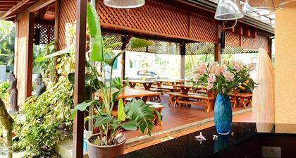 Jaylins Spahome Bed and Breakfast