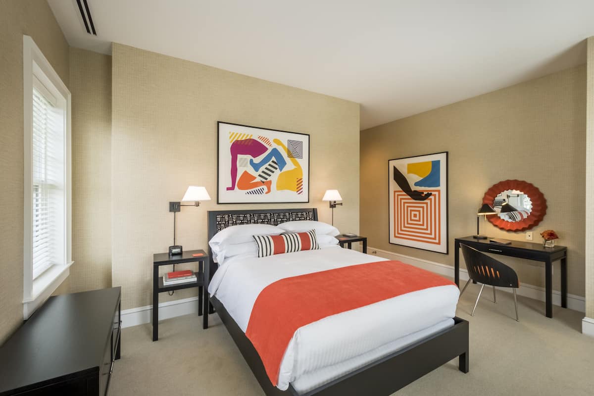 Standard Room, 1 Queen Bed (Wallcourt Hall Deluxe Queen) | Frette Italian sheets, premium bedding, down comforters, pillowtop beds
