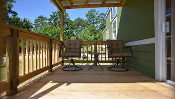 Deluxe Loft, 2 Bedrooms, Lake View | Terrace/patio