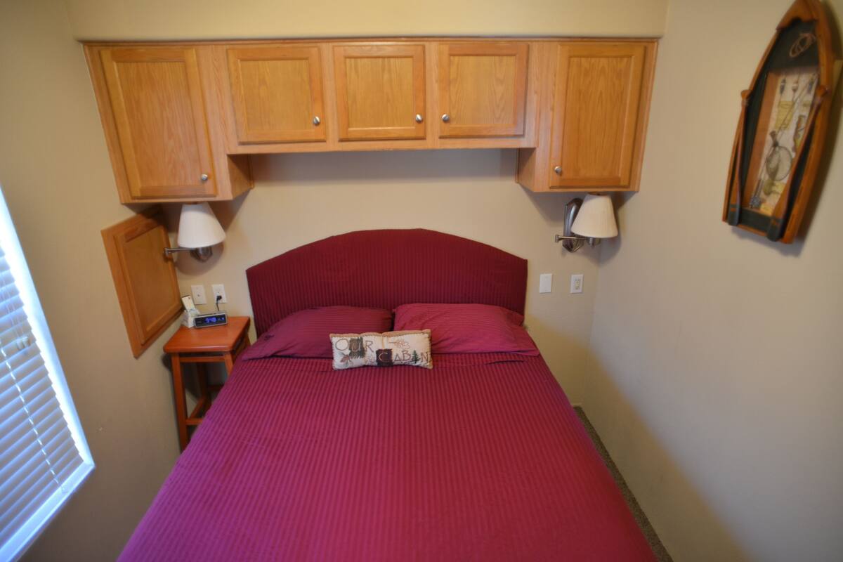 Deluxe Loft, 2 Bedrooms, Lake View | WiFi (free)