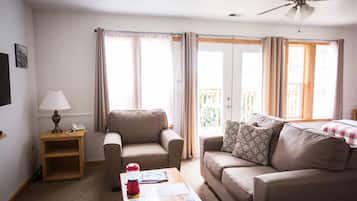 Deluxe Cottage 2 Bedrooms, with Hot Tub