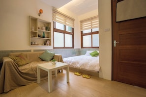 Room (Two meters Lane 1027) | Premium bedding, down comforters, individually decorated