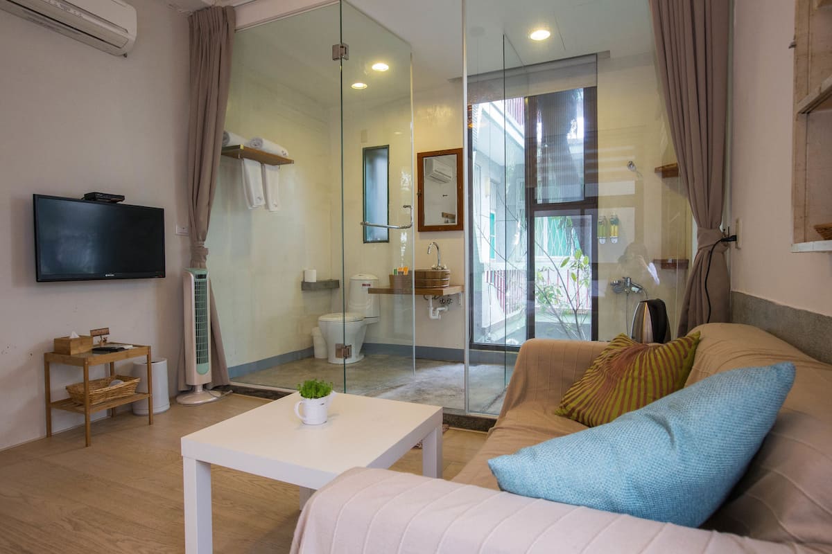 Room (Two meters Lane 1027) | Premium bedding, down comforters, blackout drapes, WiFi (free)