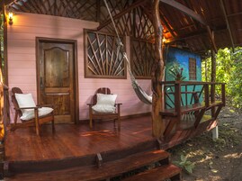 Bungalow familiar, 2 habitaciones, balcón, en la zona del jardín | Balcón