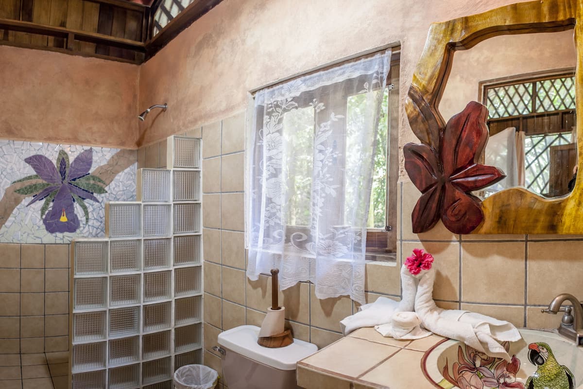 shower, free toiletries, towels, soap