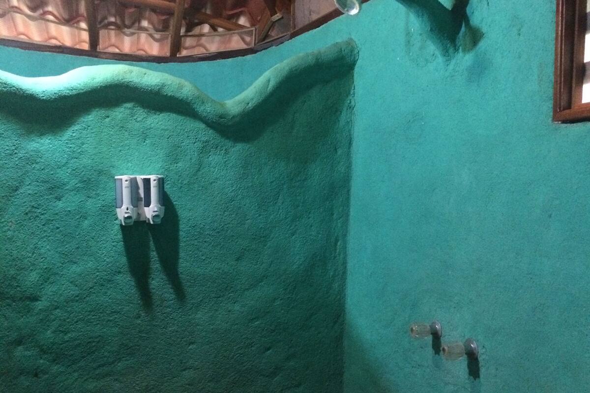 shower, free toiletries, towels, soap