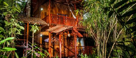 In-room safe, bed sheets