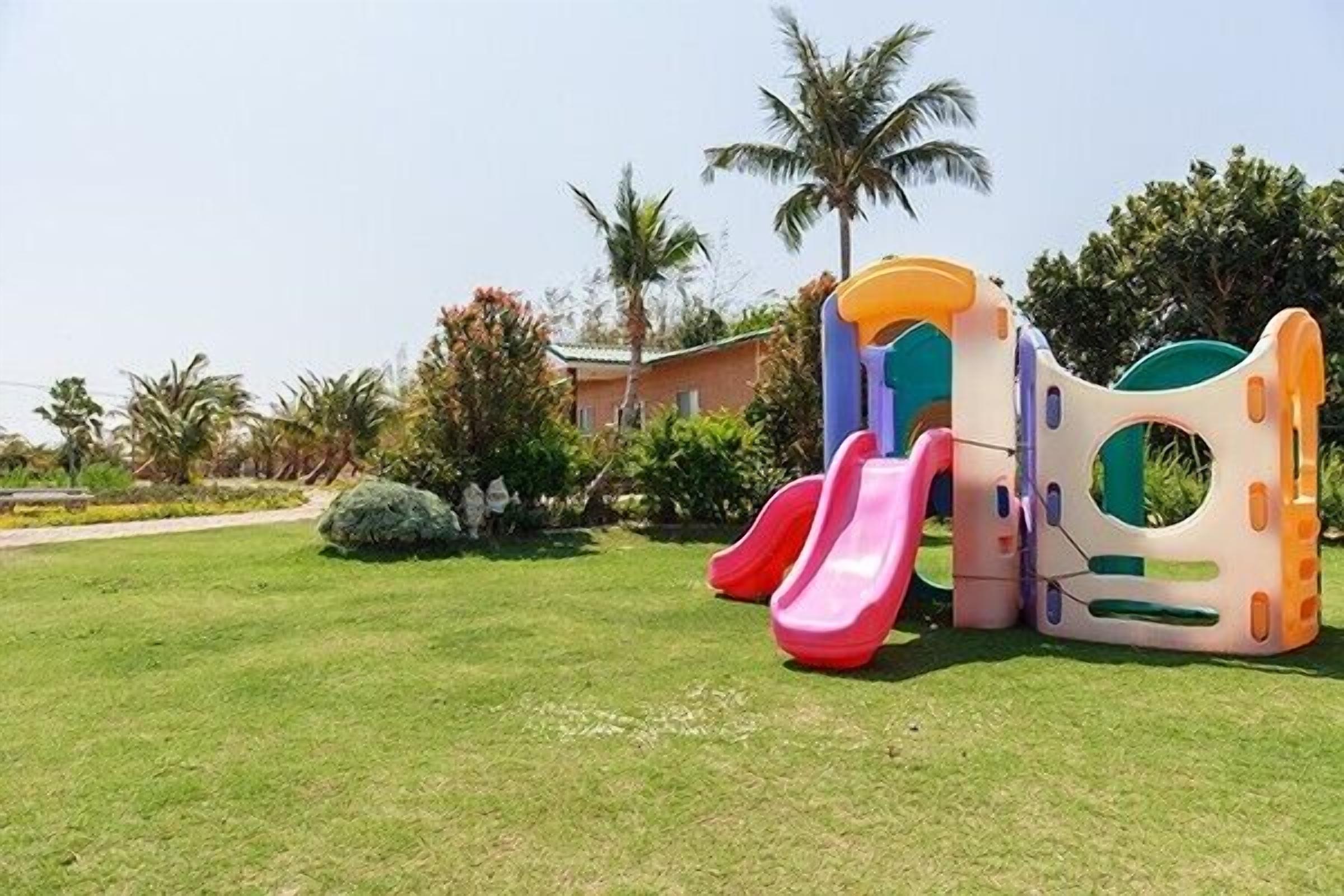 Khu vui chơi trẻ em - ngoài trời