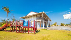 Children's area - Coconut Grove House B and B (Hengchun)