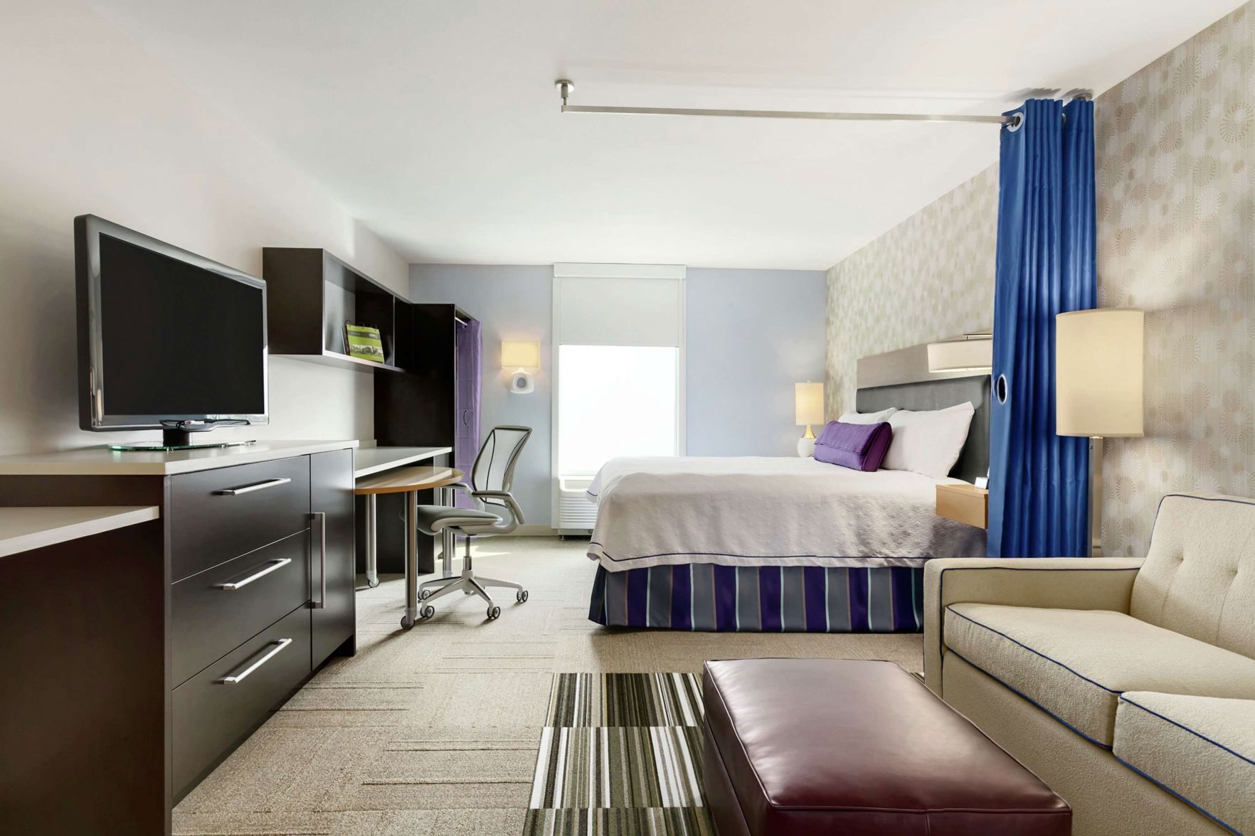 Hypo-allergenic bedding, in-room safe, desk, laptop workspace