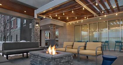 Home2 Suites by Hilton Anchorage / Midtown