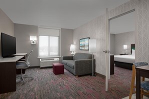 42-inch flat-screen TV with satellite channels, TV, MP3 dock - Home2 Suites by Hilton Anchorage / Midtown (Anchorage)