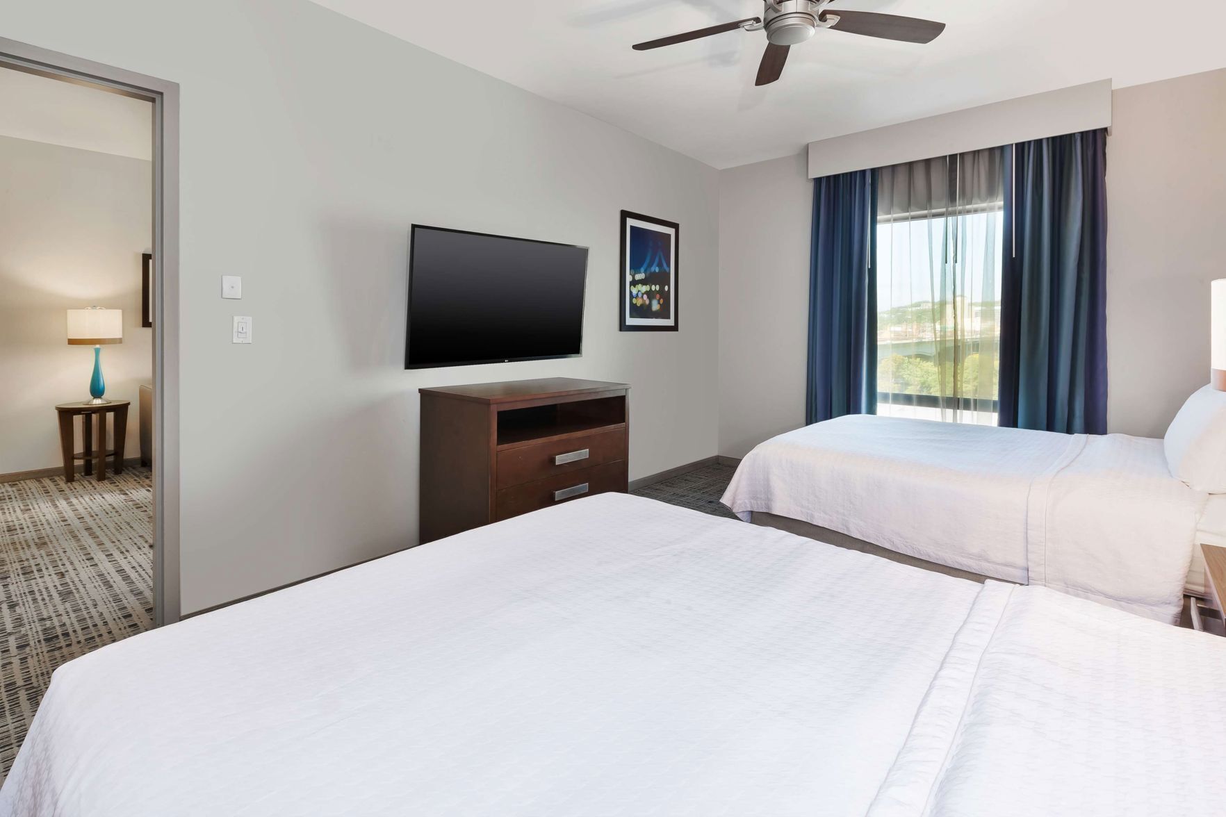 Premium bedding, in-room safe, desk, laptop workspace