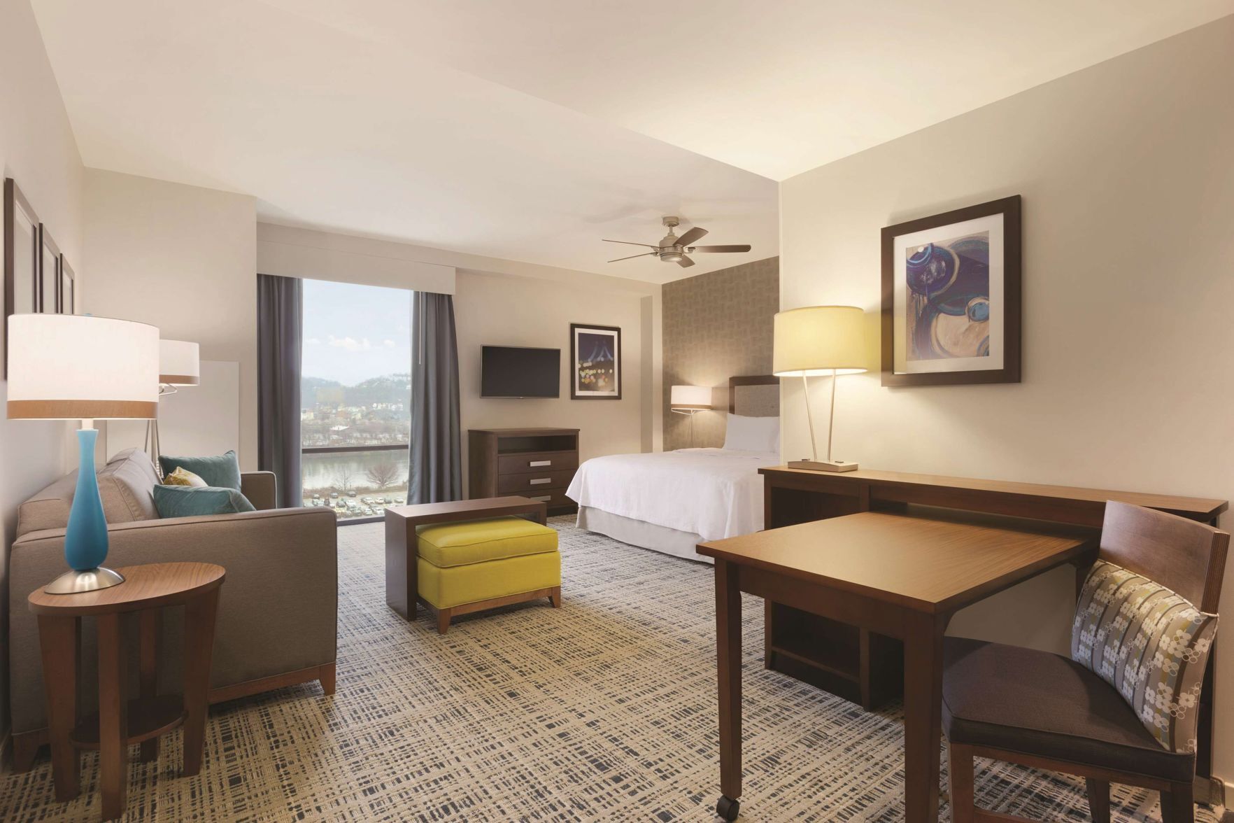 Premium bedding, in-room safe, desk, laptop workspace