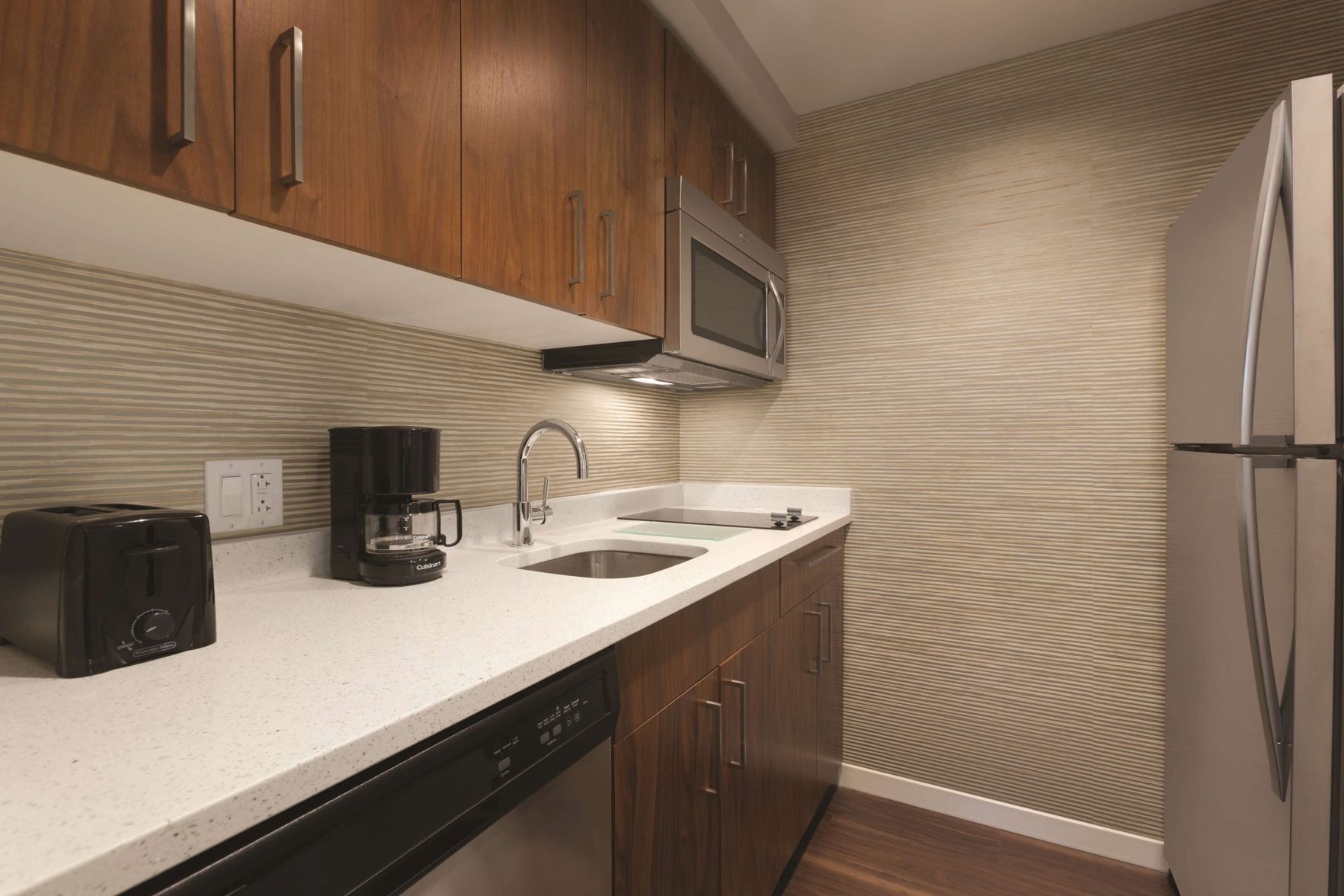 Private kitchen | Full-size fridge, microwave, stovetop, dishwasher
