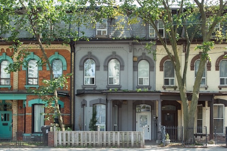 Fachada de la propiedad