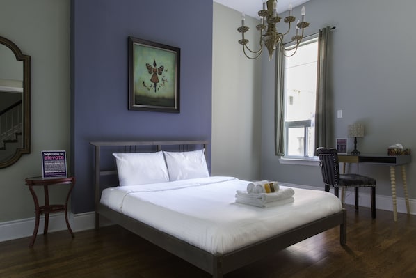 Classic Single Room, 1 Queen Bed, Shared Bathroom | Free WiFi, bed sheets