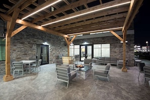 Terrace/patio - Homewood Suites by Hilton Cleveland/Sheffield (Sheffield Lake)