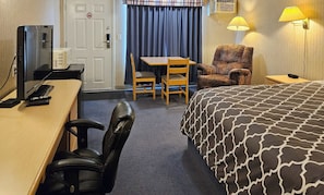 Executive Room, 1 King Bed (C Building - Ground Level) | Desk, blackout drapes, iron/ironing board, rollaway beds