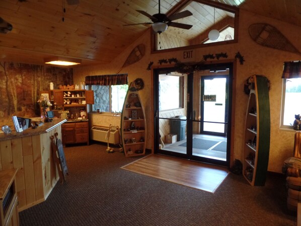 ทีวีจอแบน 34 นิ้ว พร้อมช่องดาวเทียม