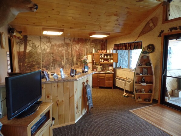 Lobby - Chicaugon Lake Inn (Gaastra)