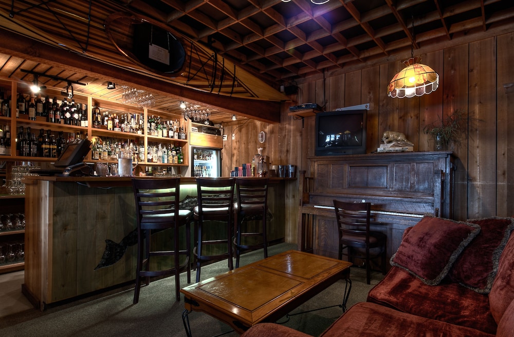 Heriot Bay Inn by null