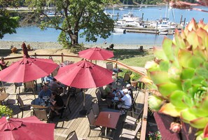 Breakfast, lunch, dinner served; American cuisine 