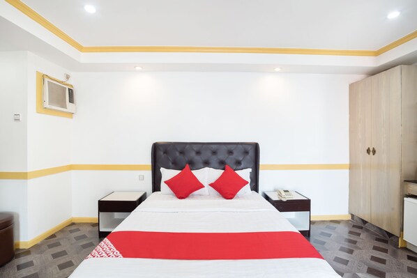 Habitación estándar doble | Escritorio, wifi gratis, ropa de cama