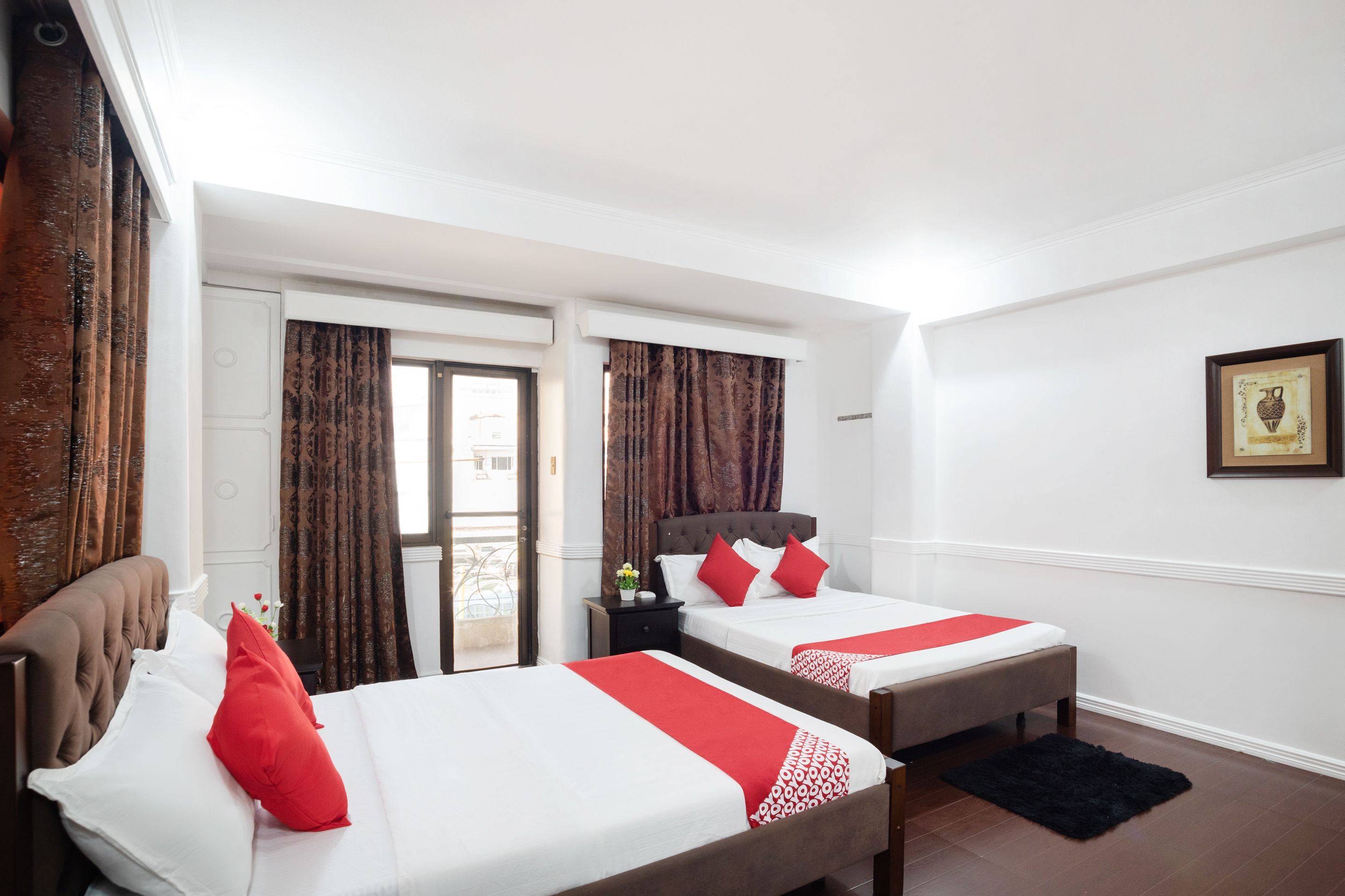 Family Suite | Desk, free WiFi, bed sheets