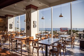 每日供应自助式早餐(需付费)